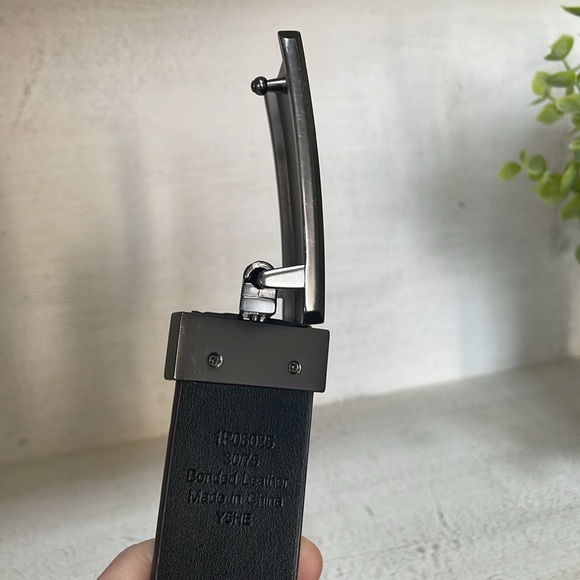 Perry Ellis Men’s Reverseable Belt - Picture 5 of 8